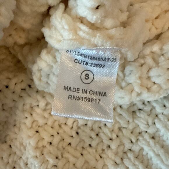 Altar'd State Cream Chunky Cable Knit Cropped Sweater Size Small Turtleneck Boxy - Picture 4 of 9